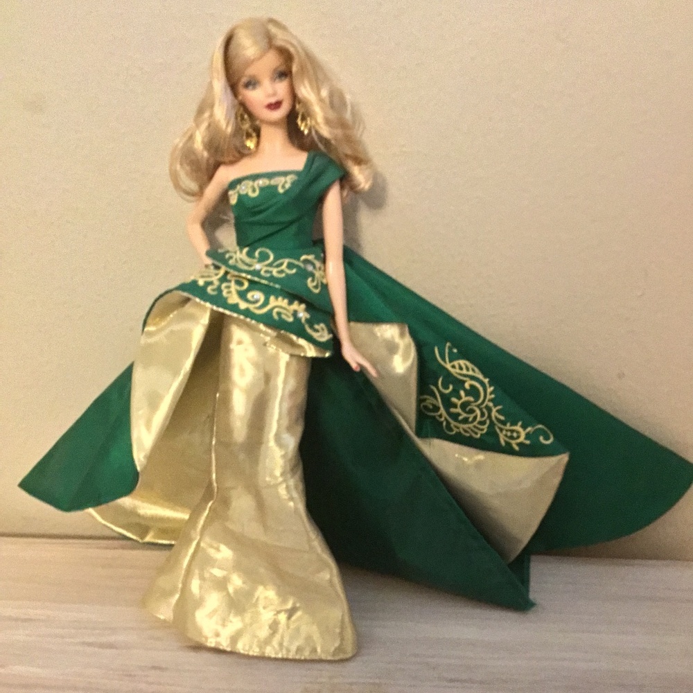 2011 Barbie Collector 2011 Holiday Doll with box! - Picture 3 of 5